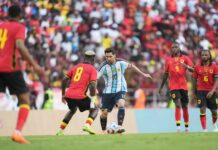 La selección argentina le ganó 2-0 a Angola en su último partido del año