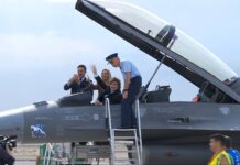 En la presentación de los F-16, Milei despidió a Luis Petri: “Son su testamento”