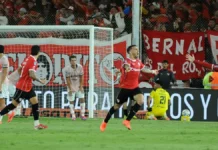 Independiente cambió insultos por aplausos al final: empató 4-4 con Unión