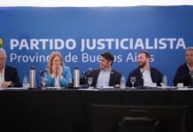 Kicillof estrenó la presidencia del PJ bonaerense en medio del fuego amigo de La Cámpora