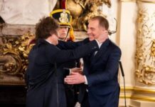 Con Adorni como invitado, Santilli juró en Casa Rosada como nuevo Jefe de Gabinete