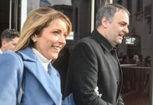 El oficialismo logró postergar la sesión una semana, pero avanza la interpelación de Adorni