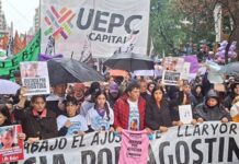 Córdoba: el dolor por Agostina transformó la marcha en un masivo pedido de justicia