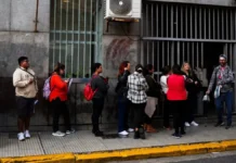El desempleo mostró una leve baja al 7,8% en el primer trimestre