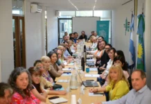 La Provincia ofreció a los gremios docentes un aumento salarial del 7% escalonado en julio y agosto